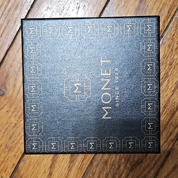 Monet Compact Double Mirror Gold Tone Rosebud - Picture 3 of 3